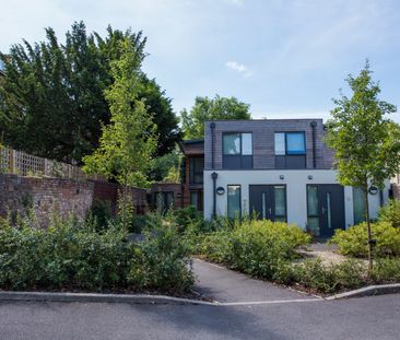 Tyndalls Park Road Room 1 - Photo 1