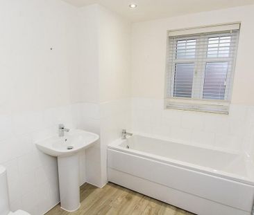 3 bedroom semi-detached house to rent - Photo 6