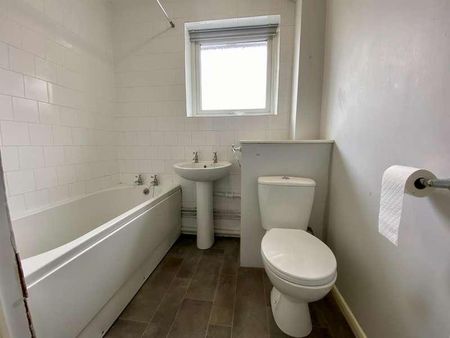 Out Northgate, Bury St. Edmunds, IP33 - Photo 5