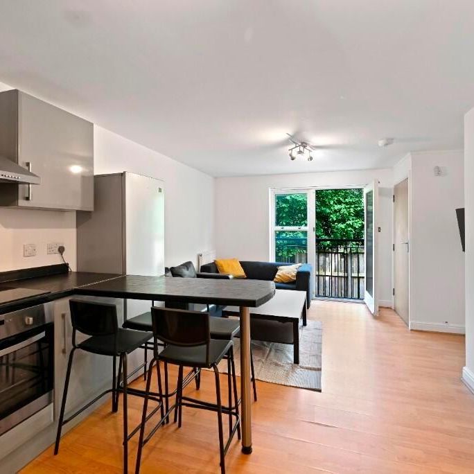 3 bedroom flat to rent - Photo 1