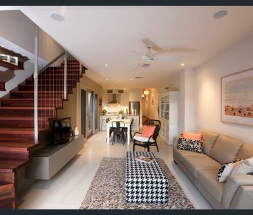 Superbly renovated FULLY FURNISHED - Photo 3