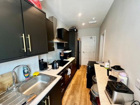 1 bedroom semi-detached house to rent - Photo 4