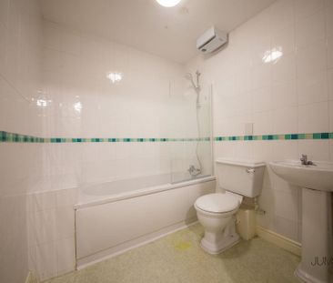 3 bedroom flat to rent - Photo 5