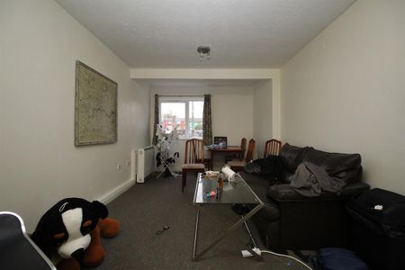 2 bedroom ground floor flat to rent - Photo 5