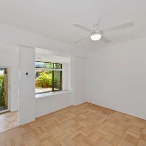 Wimbledon Spacious sundrenched townhouse over two levels. - Photo 2
