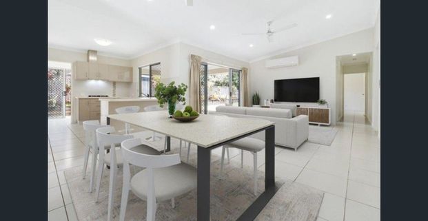 Quality Entertainer – Media or Fifth Bedroom – Solar - Green Thumb Paradise - Photo 1