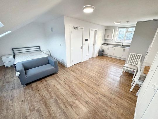 Studio to rent - Photo 1