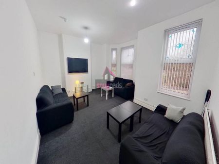 1 bedroom in a house share to rent - Photo 2