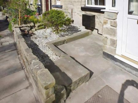 2 bedroom terraced house to rent - Photo 4