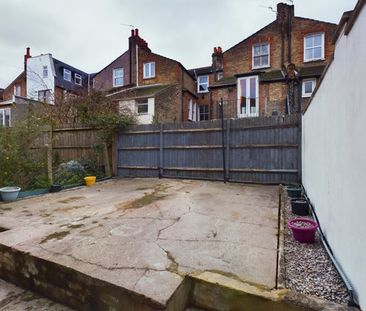 2 Bed Maisonette, Garratt Terrace, SW17 - Photo 1