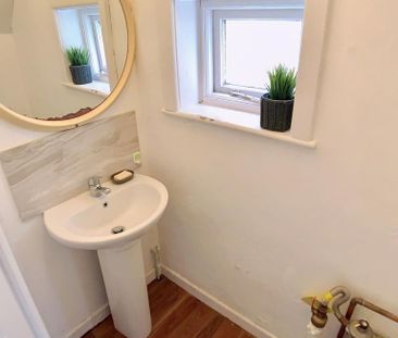 1 bedroom in a house share to rent - Photo 3