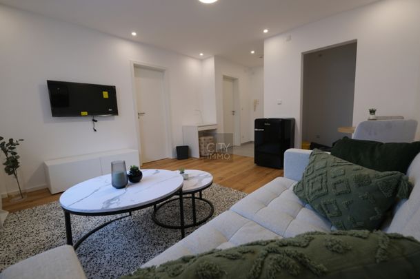 Stilvoll möblierte Wohnung mit Einbauküche in ruhiger Lage – Nürnberg-Maxfeld - Photo 1