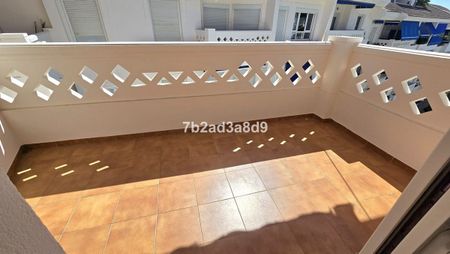 Apartment in San Pedro de Alcántara, Costa del Sol - Photo 5