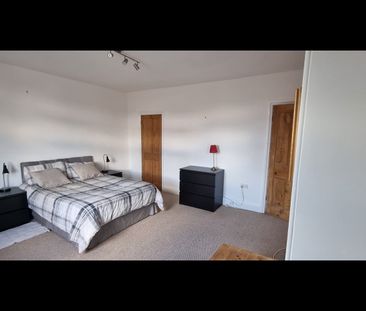 Room in a Shared House, Arthington View, LS10 - Photo 1