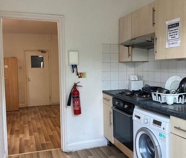 Room in a Shared House, London, E17 - Photo 4