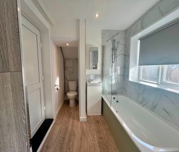 Newly Renovated 1 bed maisonette with PARKING - Photo 3