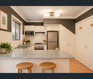 Stylish Loft Apartment in the Heart of Wollongong - Photo 2