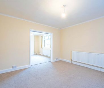 3 bed Detached House for rent - Photo 1