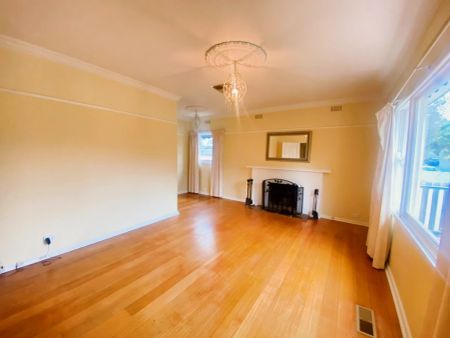 4 Bed, 3 Bath - Photo 3