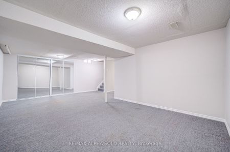 For Lease - 94 Marydale Avenue, Markham, Ontario - Photo 5