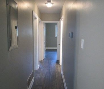 For Lease - 859 Scarborough Golf Club Road Unit# Main, Toronto, Ont... - Photo 2