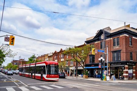 Strada — 1 Bedroom available at 555 College Street, Toronto - Photo 3
