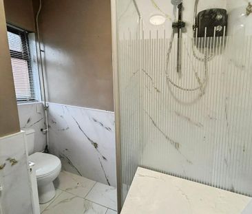 2 bedroom end of terrace house to rent - Photo 5