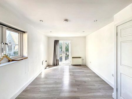 1 bedroom flat to rent - Photo 2