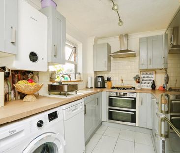 3 bedroom terraced house to rent - Photo 5