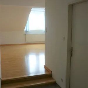 PROVISIONSFREI für den Mieter! Wasnergasse mit herrlichem Augarten- und Cityblick, zentrumsnahe 44m² Garconniere, 5. Liftstock, Einbauküche, - Foto 2