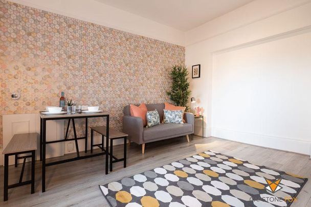 1 bedroom in a house share to rent - Photo 1