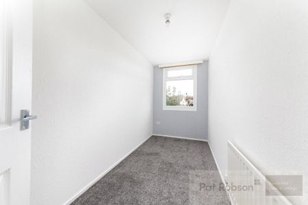 Chesters Avenue, Newcastle Upon Tyne - Photo 5