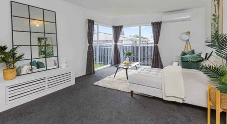 Family Living in Rosehill - Photo 2