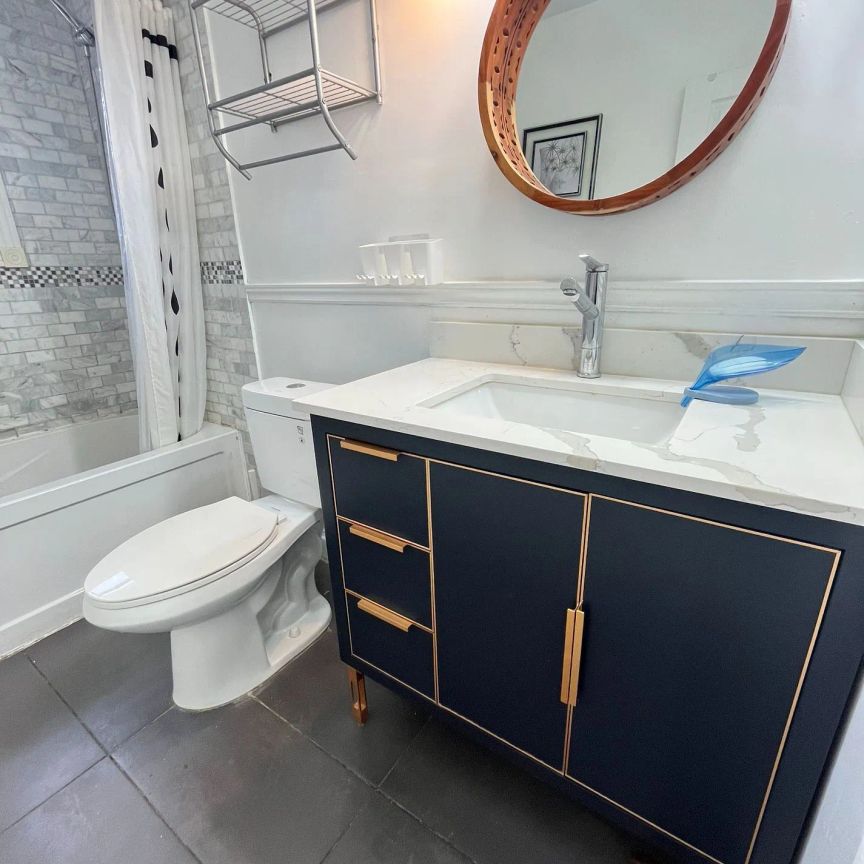 Detached Home For Lease | N9236747 - Photo 1