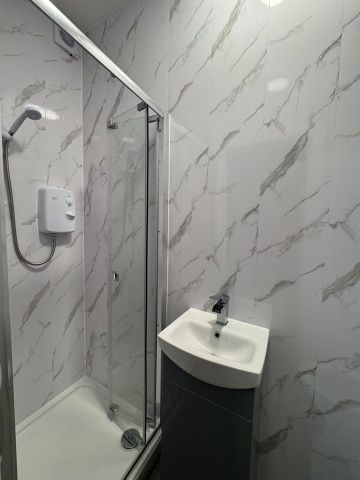 1 Bed Flat, Radstock Road, RG1 - Photo 5