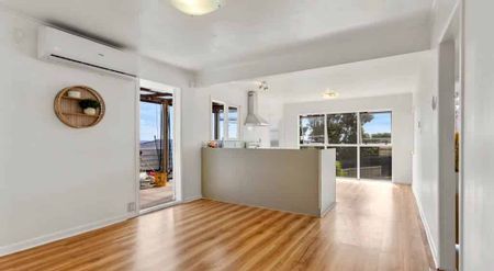 Brilliantly Located Home In Birkdale - Photo 5