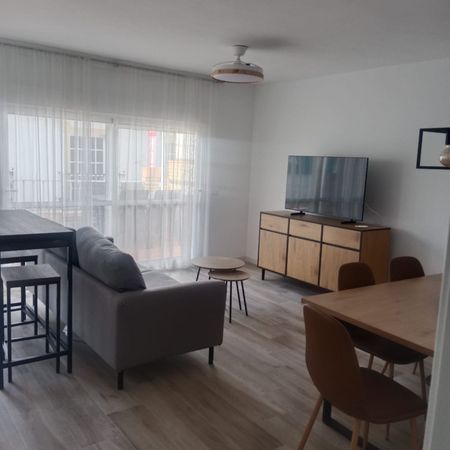 Piso En alquiler Calle Marbella, Zona Puerto Deportivo, Fuengirola - Photo 2