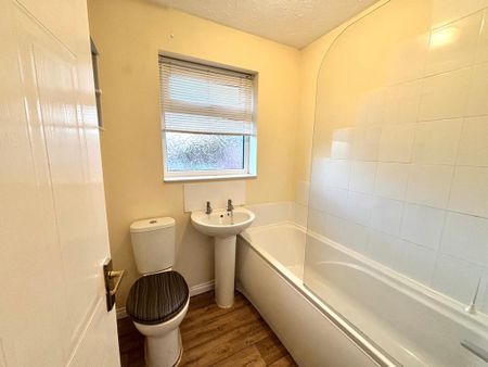 3 bedroom semi-detached house to rent - Photo 5