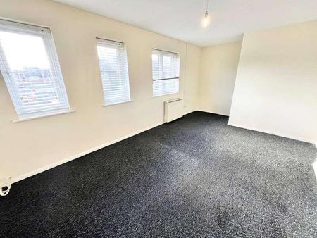 Woodcotes, Shoeburyness, Southend-on-sea, Essex, SS3 - Photo 5