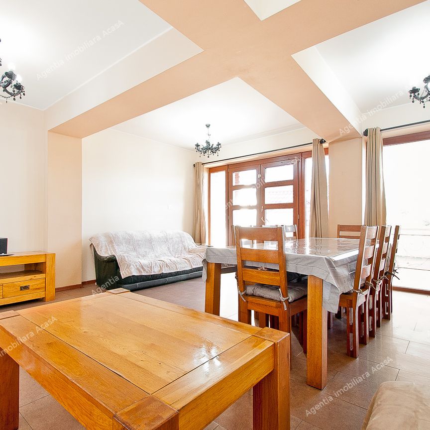 Vila D+P+2 cu 5 camere, garaj si curte de inchiriat in Galati - Fotografie 1