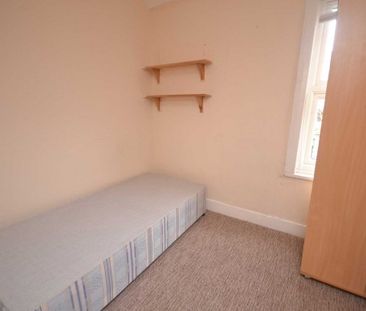 3 Bed - Pitcroft Avenue, Reading - Photo 1