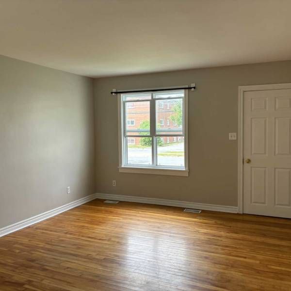 Albro Lake - Lovely 1 Bedroom FIRST MONTHS RENT IS FREE! - Photo 1