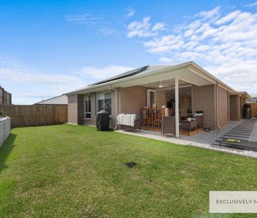 Luxury Near New Home, with Ducted Air-Con - Photo 3