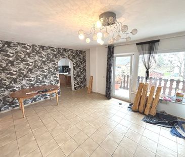 Langsur: Viel Raum für Familie oder WG – 4-Zimmer-Wohnung mit Einba... - Photo 1