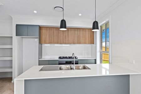 Charming 4-Bedroom Rental in Crangan Bay - Your New Home Awaits! - Photo 3