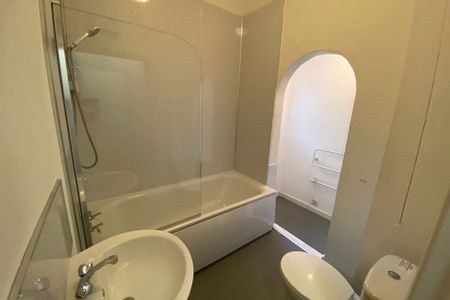 London Road - Photo 3