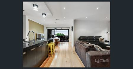 THE PERFECT FAMILY HOME! - Photo 3