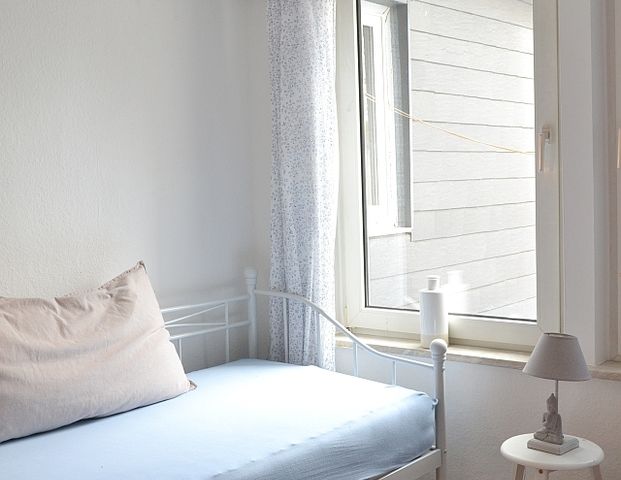 Raum für Lebensfreude: Großräumige Wohnung in Bonn Endenich - Photo 1