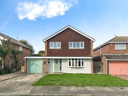 4 bedroom detached house to rent - Photo 4
