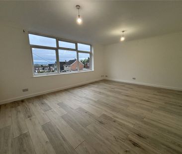 Willow Way, Farnham, Surrey, GU9 - Photo 4